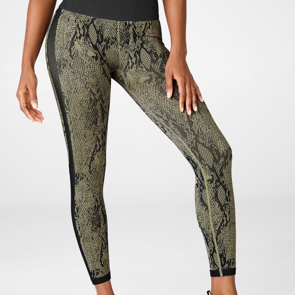 EUC Fabletics Snakeskin Leggings